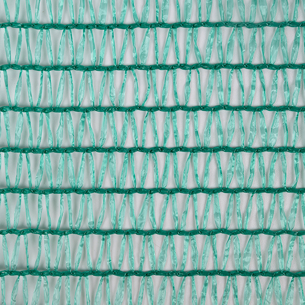 Фасадная сетка защитная, зеленая, 35 г/м², 3*50 м, затенение 35-40% Фасадная сетка защитная, зеленая, 35 г/м², 3*50 м, затенение 35-40%